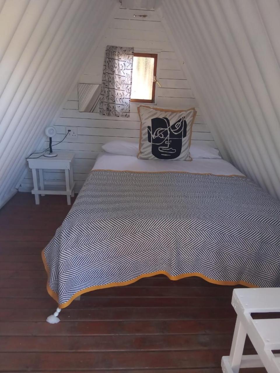 The Riverdeck Accommodation And Backpackers クニスナ エクステリア 写真