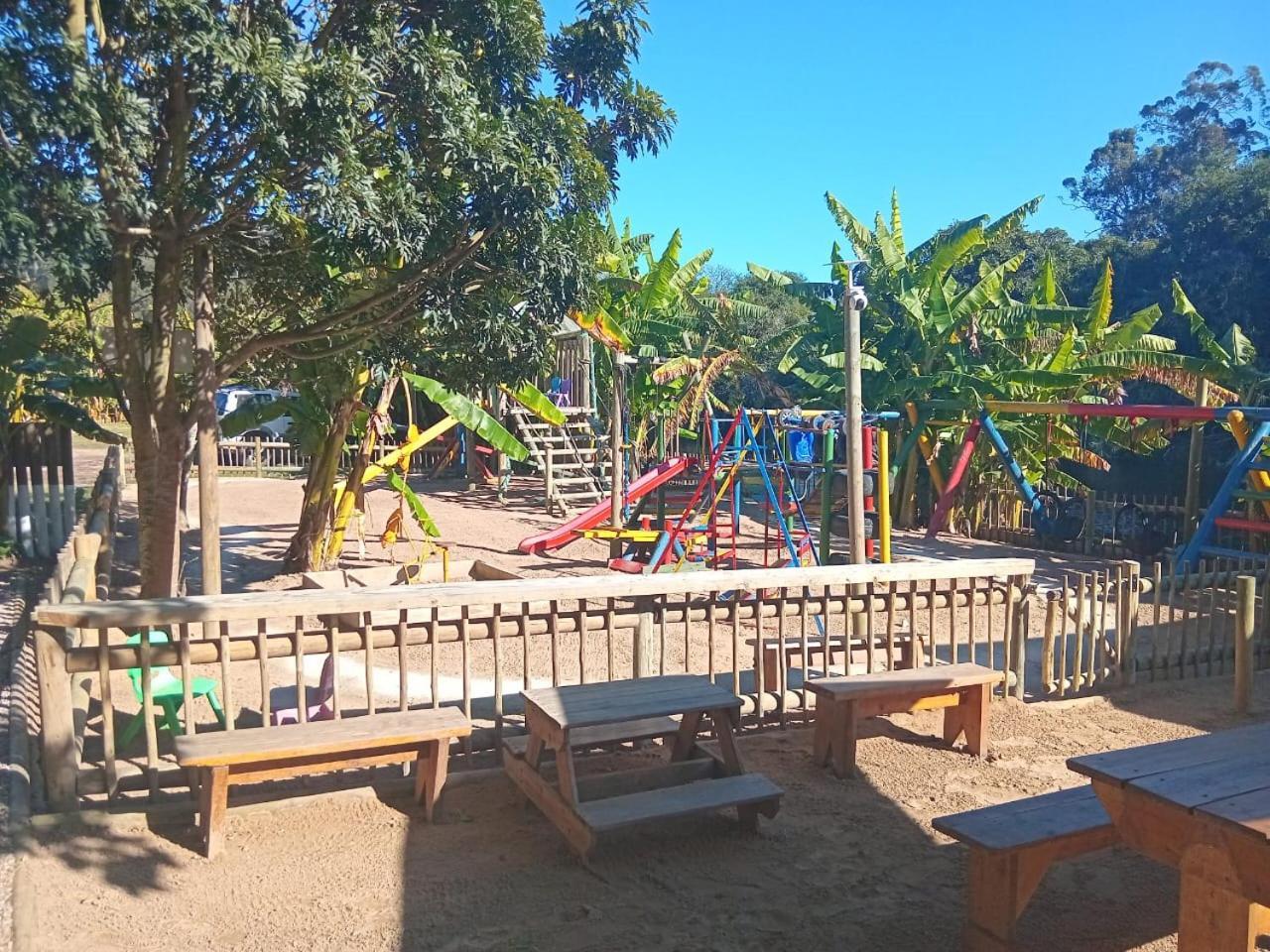 The Riverdeck Accommodation And Backpackers クニスナ エクステリア 写真